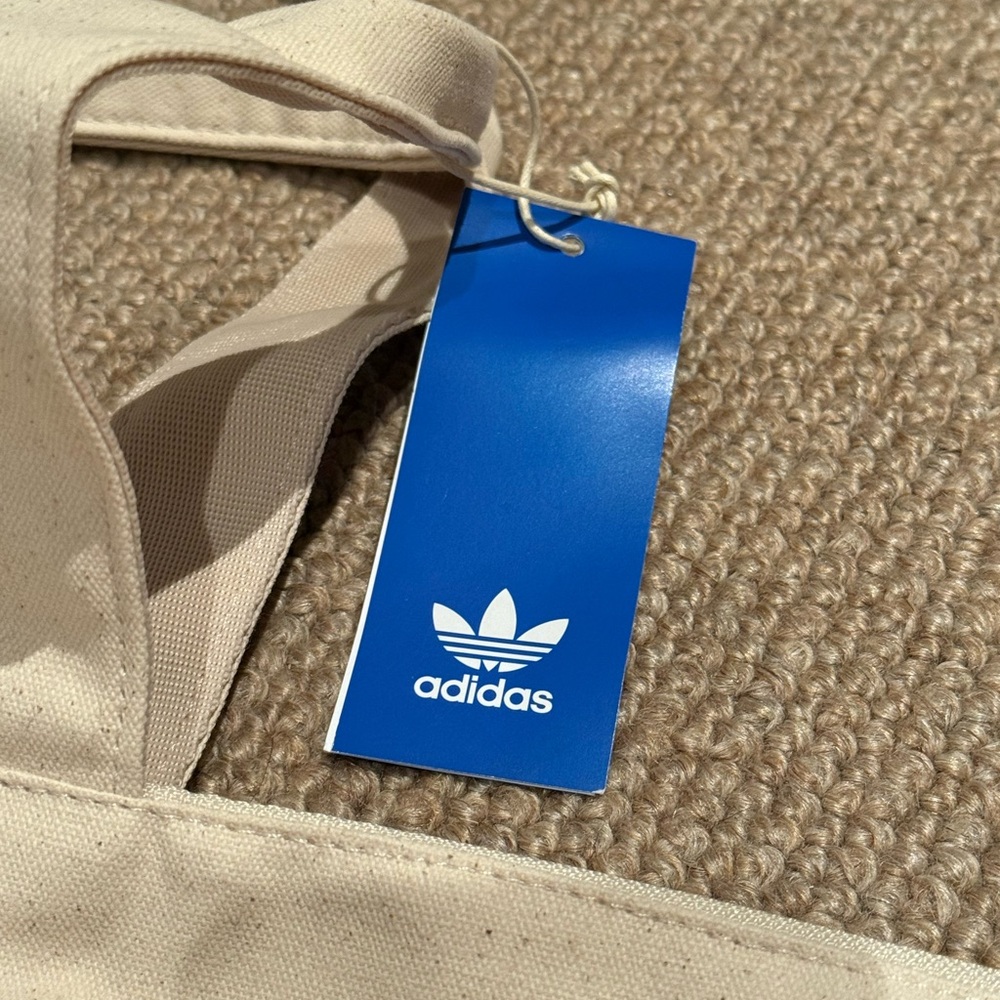 *BRAND NEW* Adidas Cream Tote with Green Floral Design - Picture 3 of 7